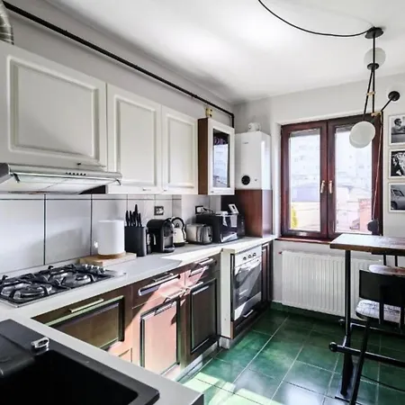 Your Stylish Retreat - 1br With Parking Apartament *