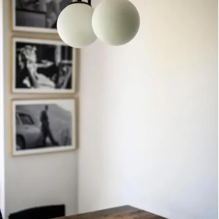 Your Stylish Retreat - 1br With Parking Cluj-Napoca