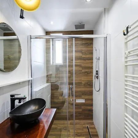 Apartament Your Stylish Retreat - 1br With Parking